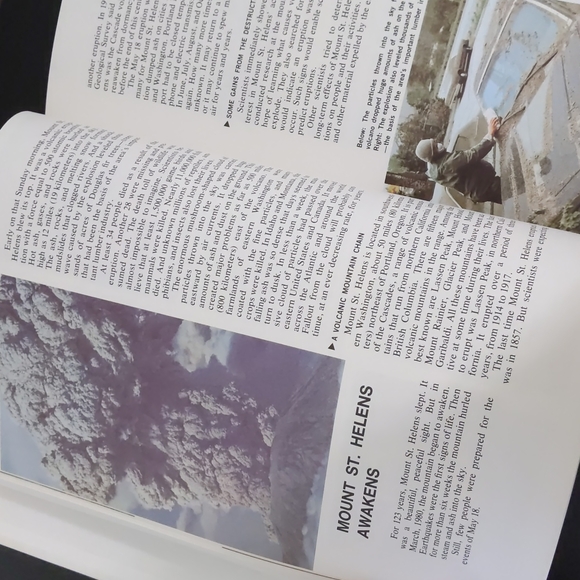 Vintage Disney's Wonderful World of Knowledge Year Book 1981 - Picture 8 of 12